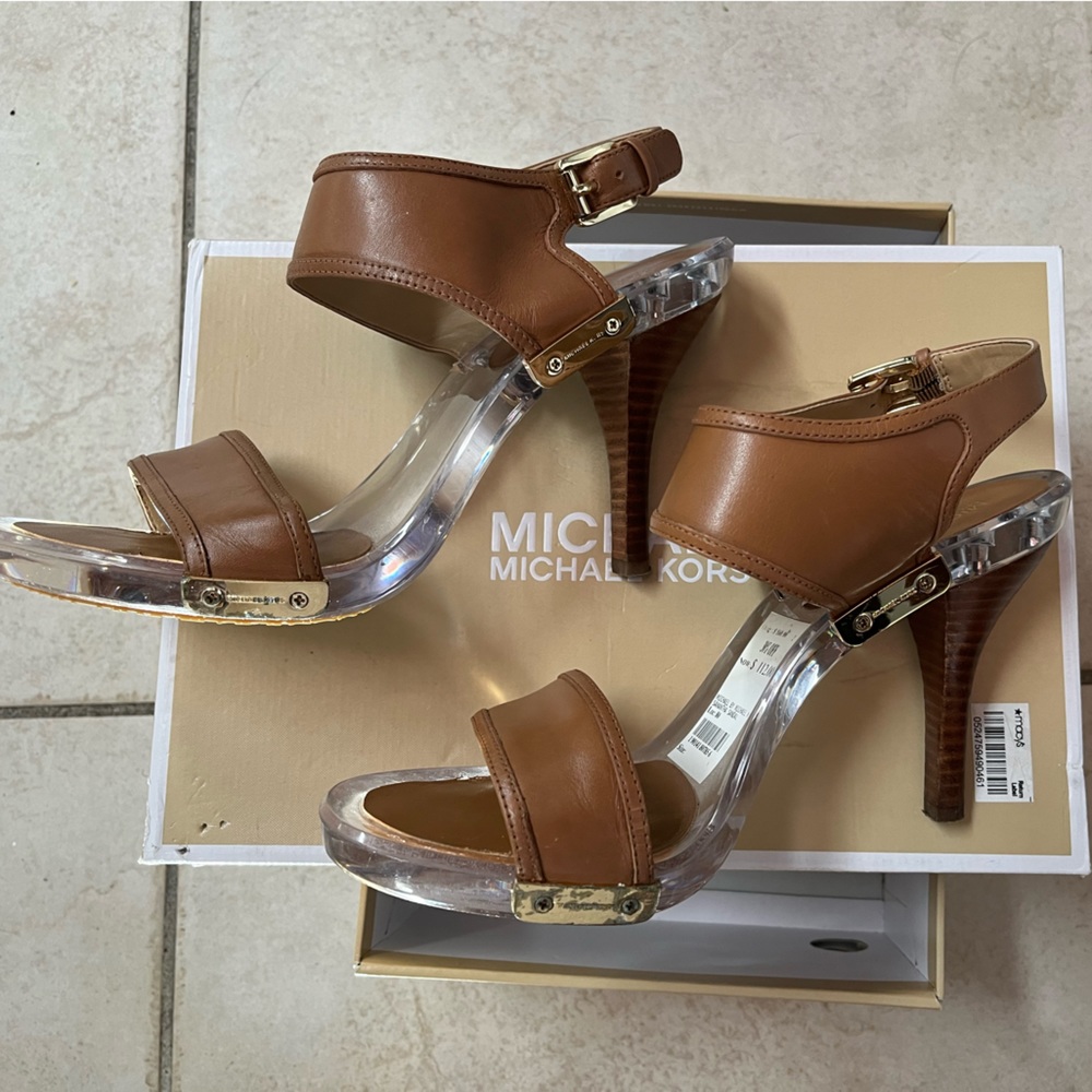 MICHAEL Michael Kors Sandals.  Lucite sole, beautiful.